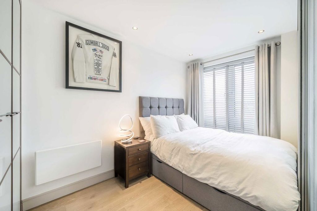 Property photo 3 of 8