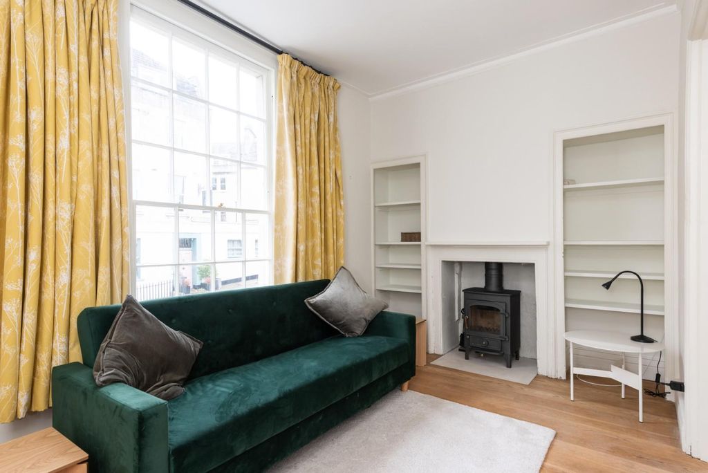 Property photo 3 of 13 26 Belvedere, Bath, BA1 5Hr-3.Jpg