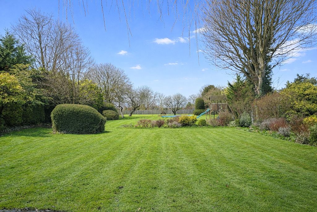 Property photo 2 of 38 25.Jpg