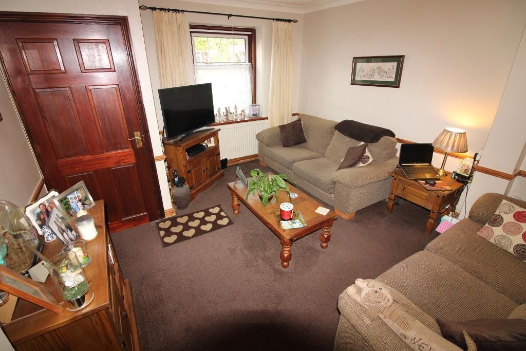 Property photo 3 of 11 Lounge