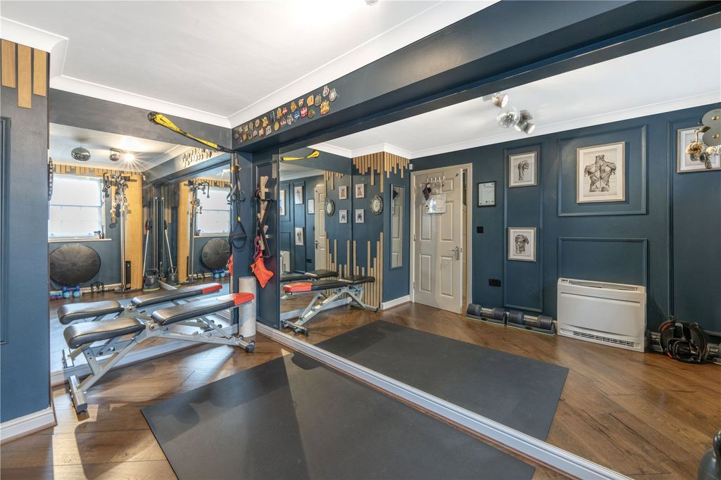 Property photo 3 of 18 Picture No. 12