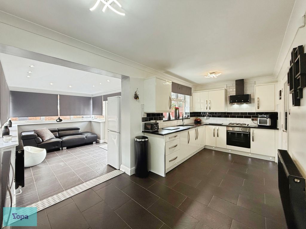 Property photo 2 of 21 4E089Edd-5-486A-Bab9-C16B1E5Ca911-7591-0000015Bedb8F7B8