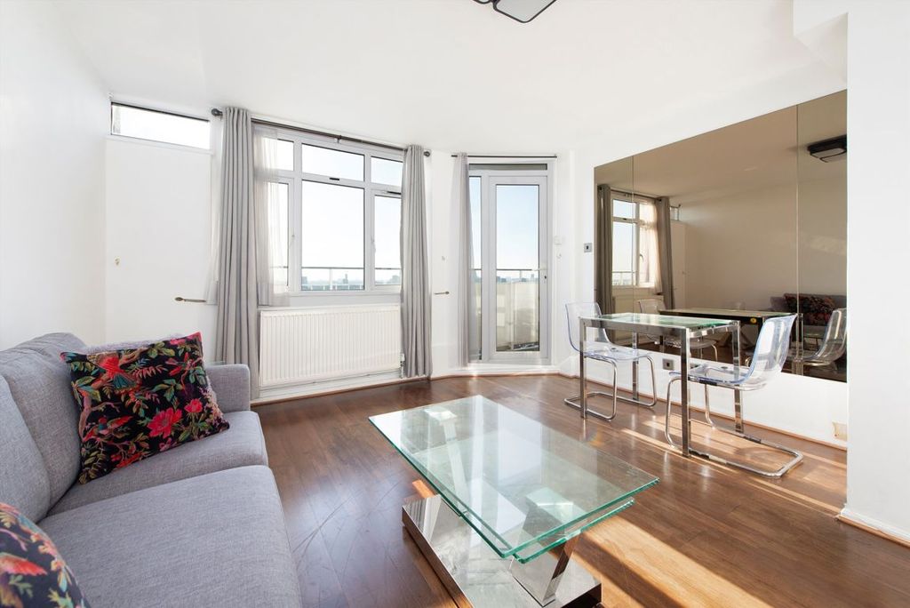 Property photo 2 of 8