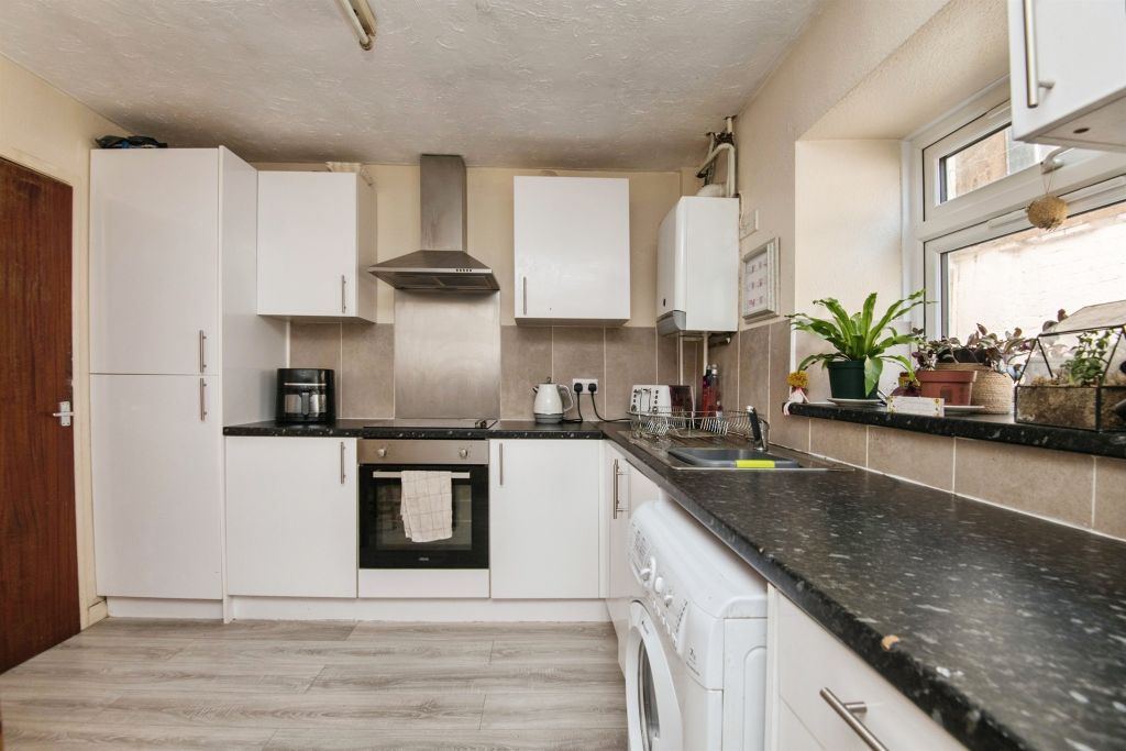Property photo 2 of 12