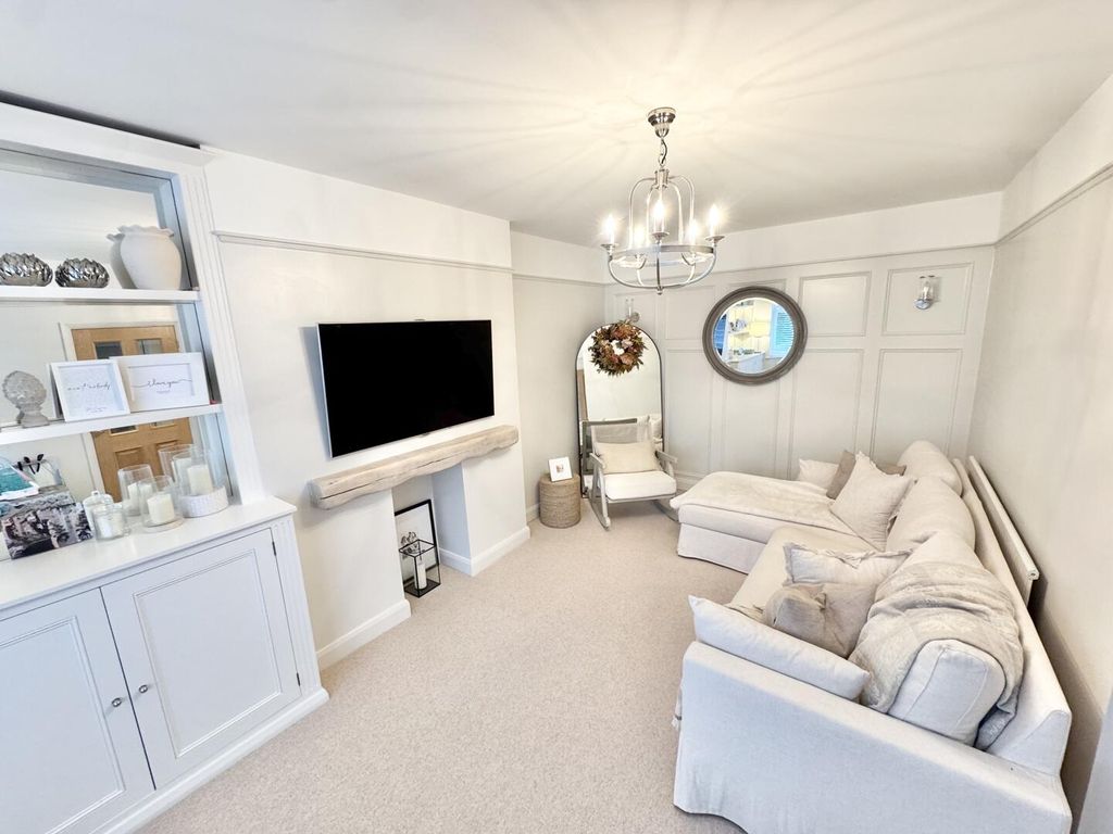 Property photo 2 of 26 Snug