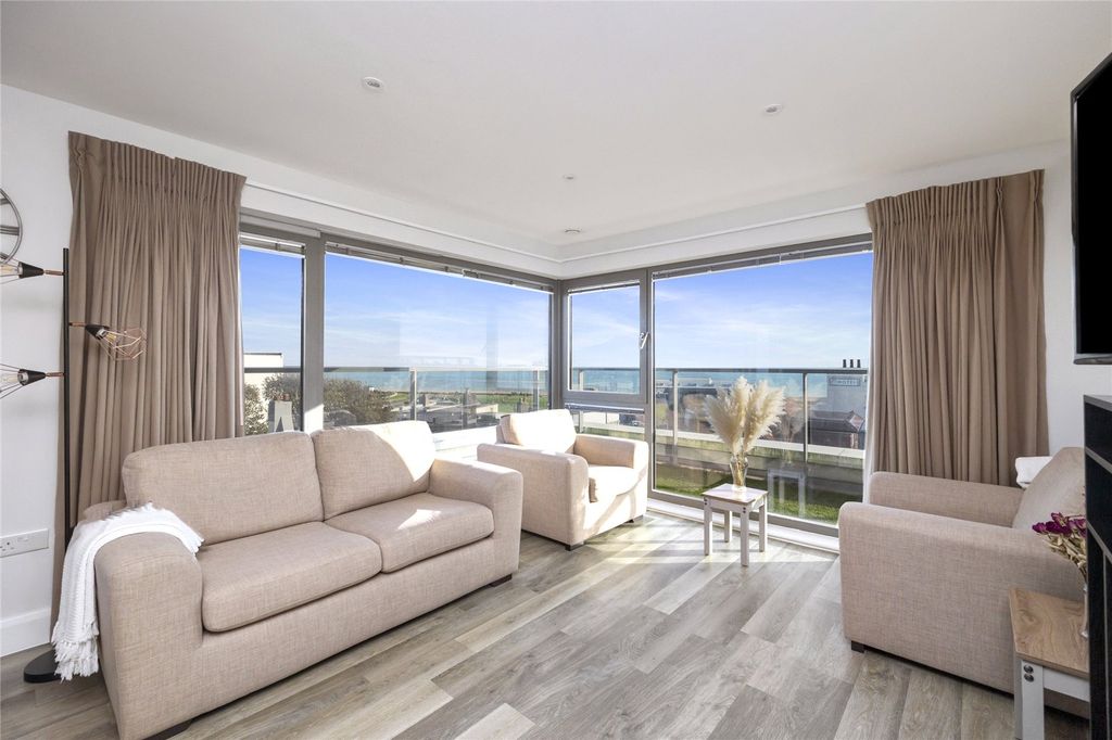 Property photo 3 of 15 Picture No. 16