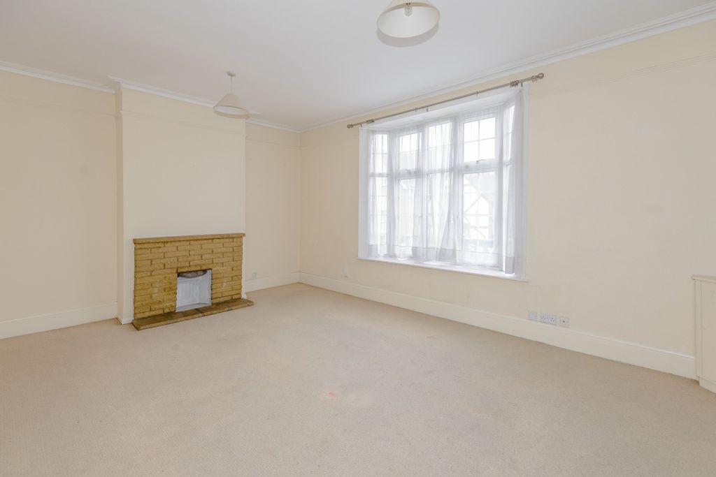 Property photo 2 of 8 4
