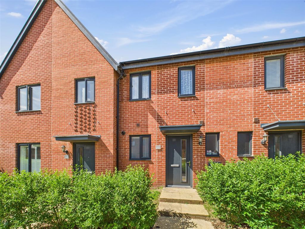 Property photo 1 of 10 2 Bedroom Terraced For Sale