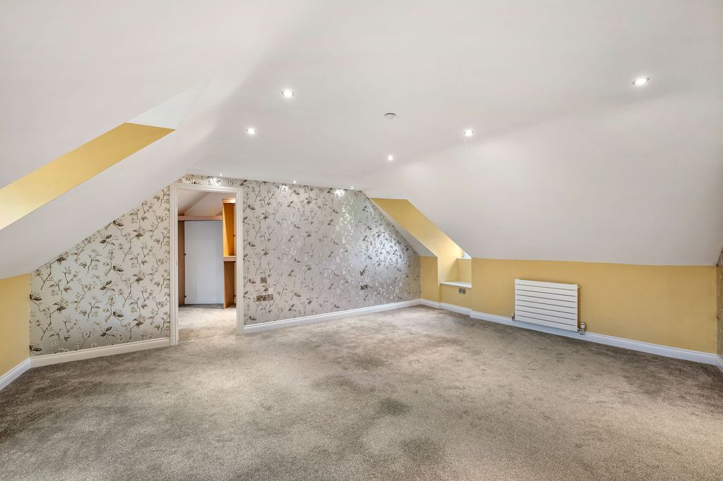 Additional image 31 of 6 bed end terrace house for saleShelley Place, The Colosseum, Lincoln LN1