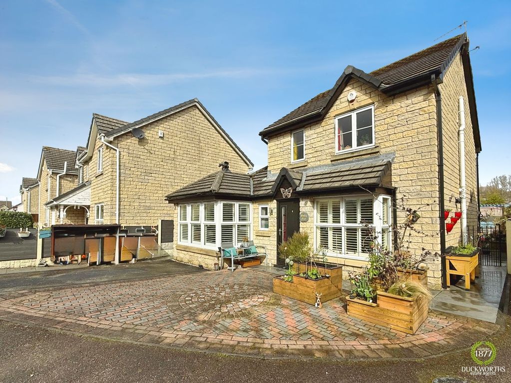 Property photo 2 of 25