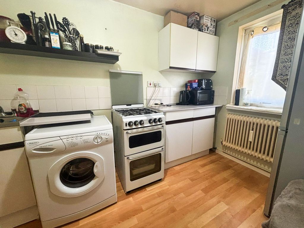 Property photo 2 of 5