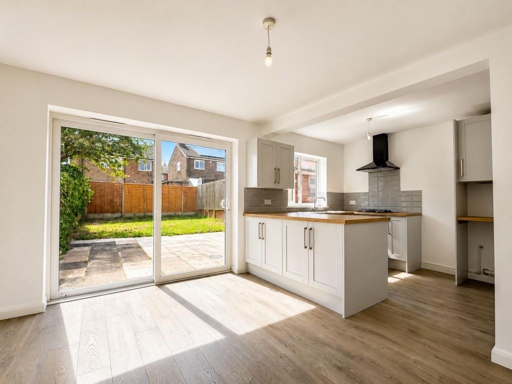 Property photo 2 of 11 2