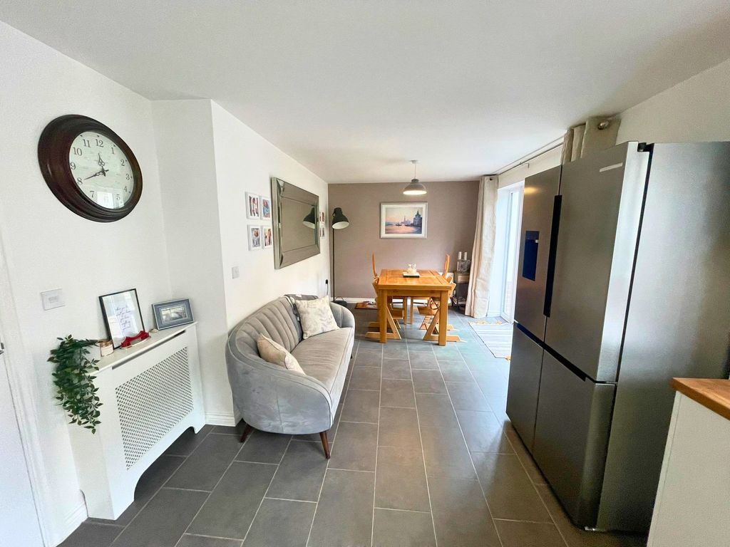 Property photo 3 of 22 Kitchen