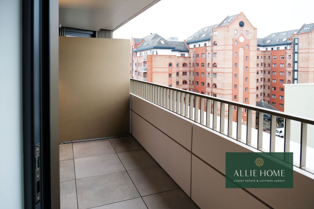 Property photo 1 of 30