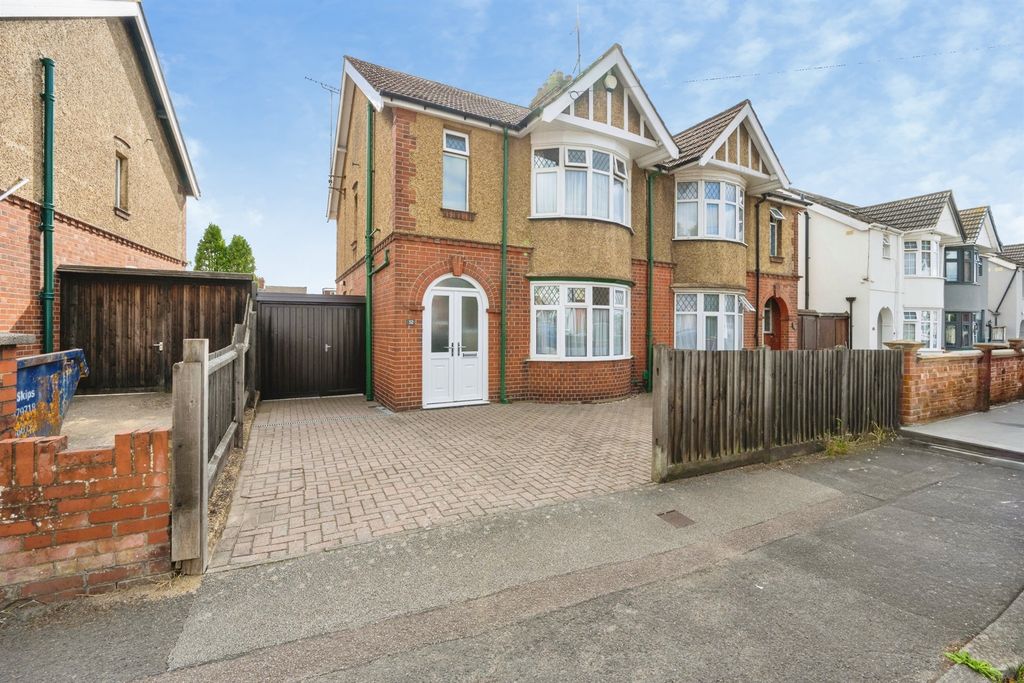 Property photo 1 of 15