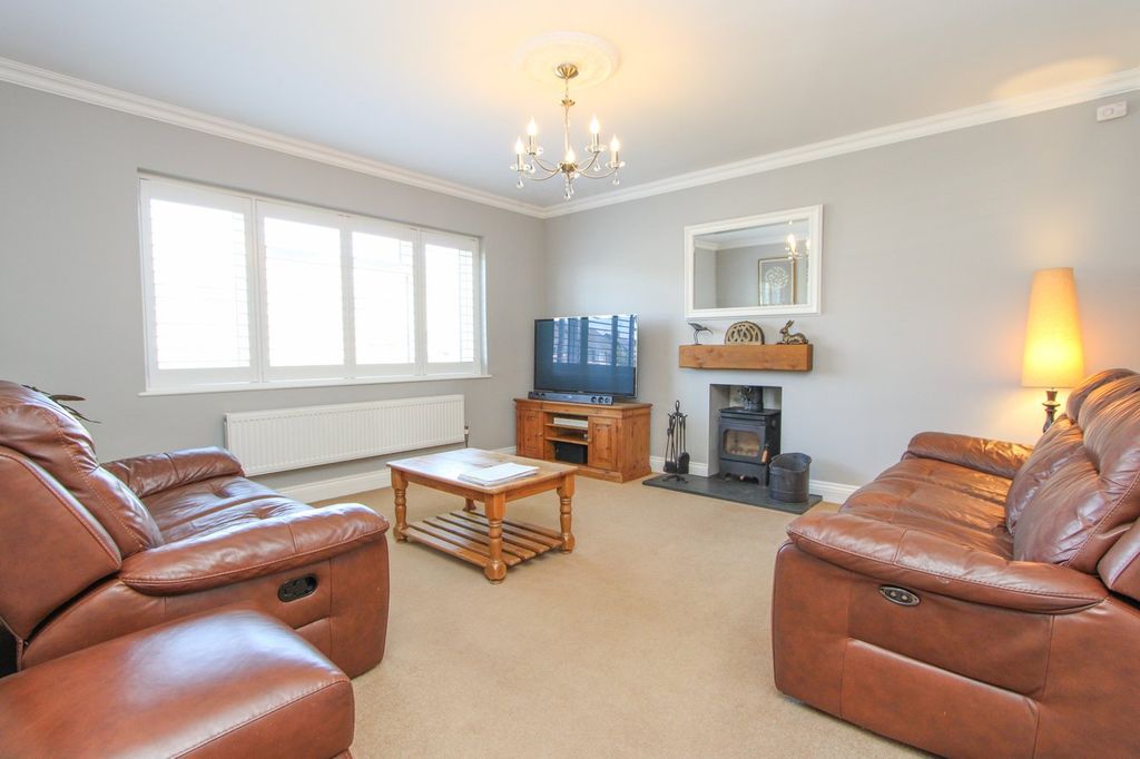 Property photo 3 of 29