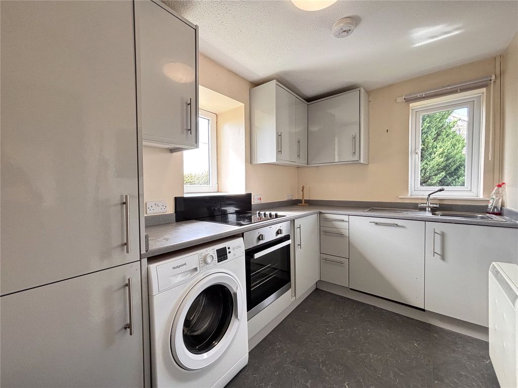 Property photo 2 of 11 Picture No. 16