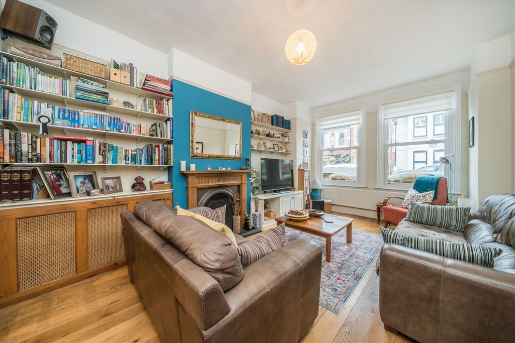 Property photo 3 of 11