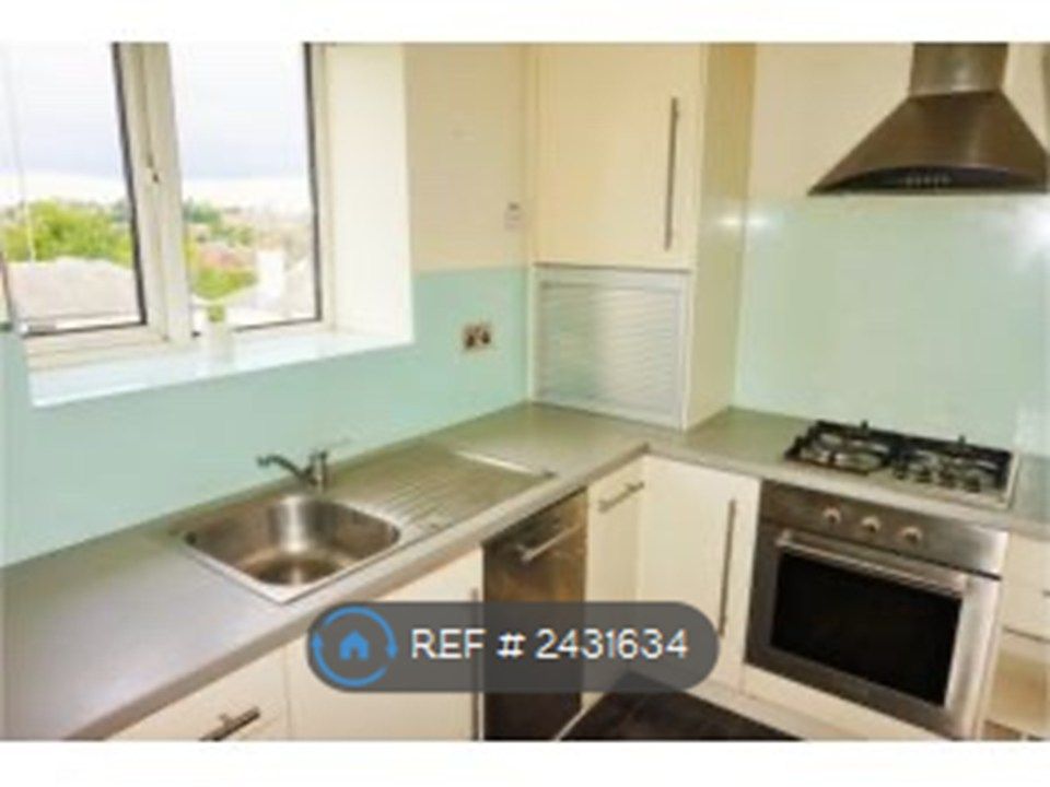 Property photo 1 of 5 Kitchen