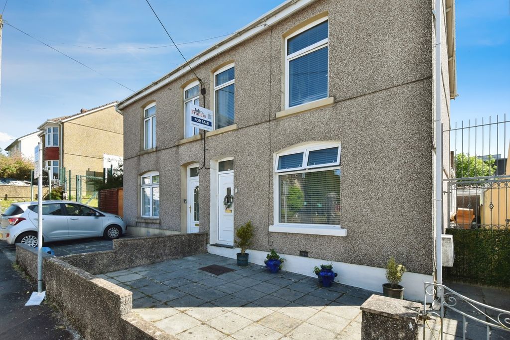 Property photo 1 of 17 Photo