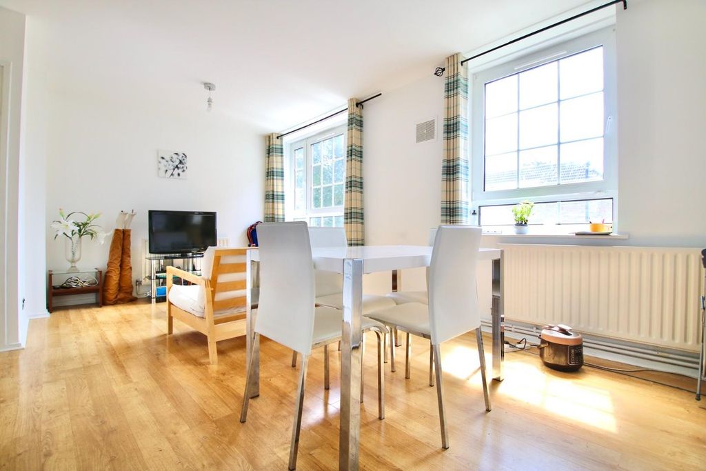 Property photo 2 of 14 1