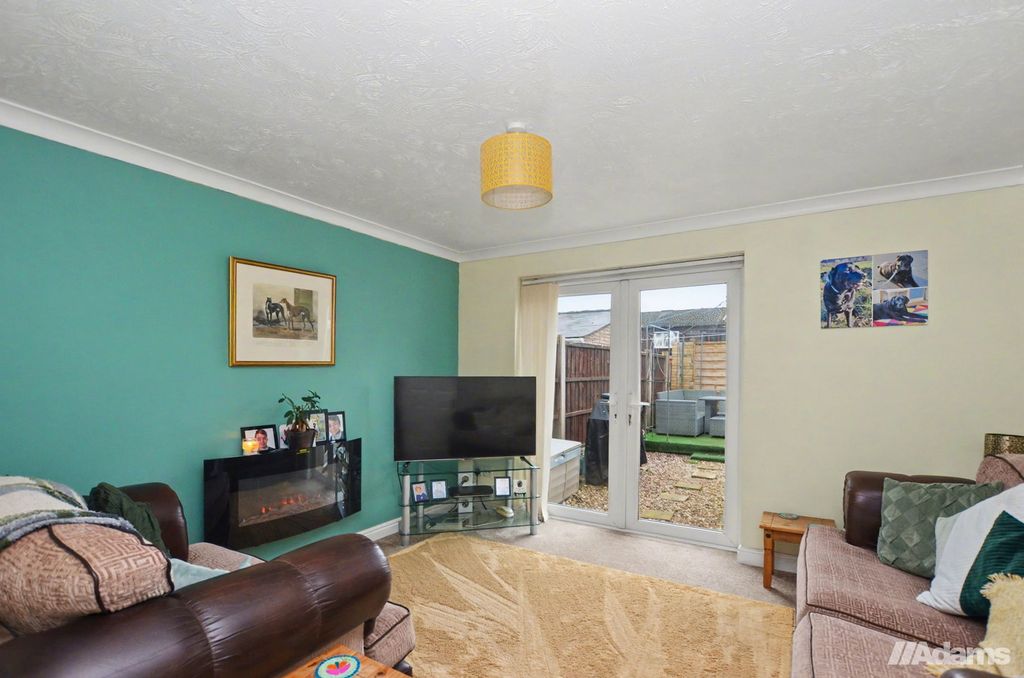 Property photo 2 of 20