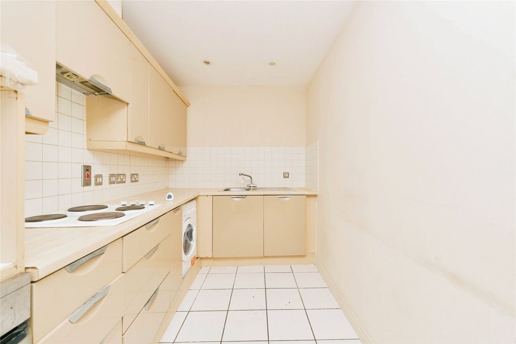 Property photo 3 of 18 Picture No. 10