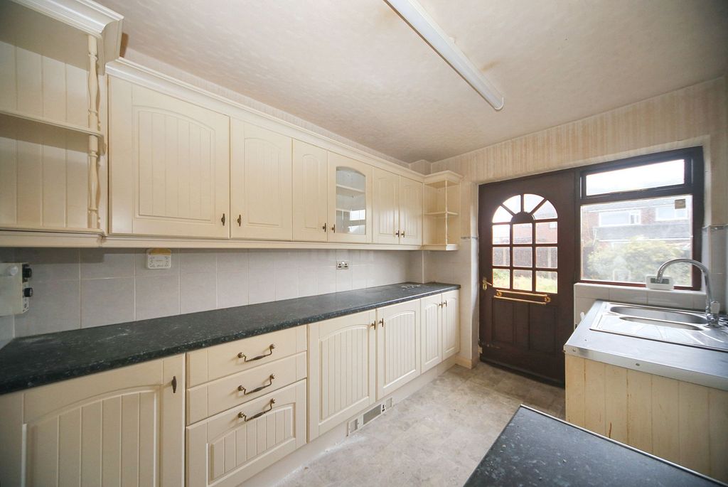 Property photo 3 of 22