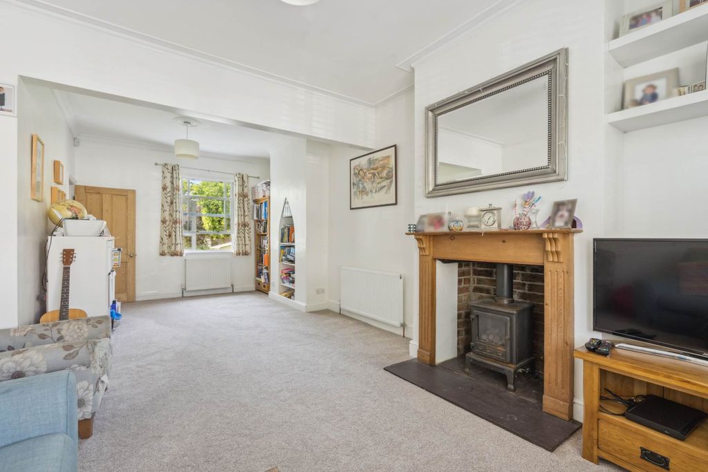 Property photo 2 of 19