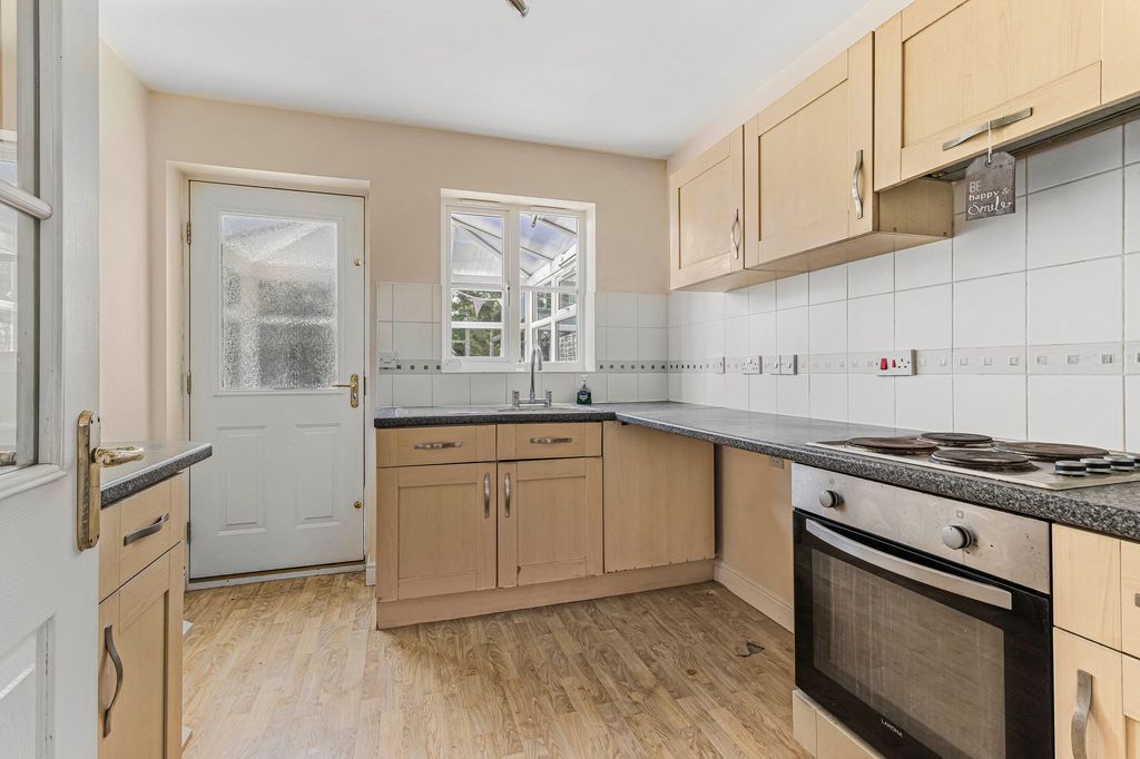 Property photo 3 of 16
