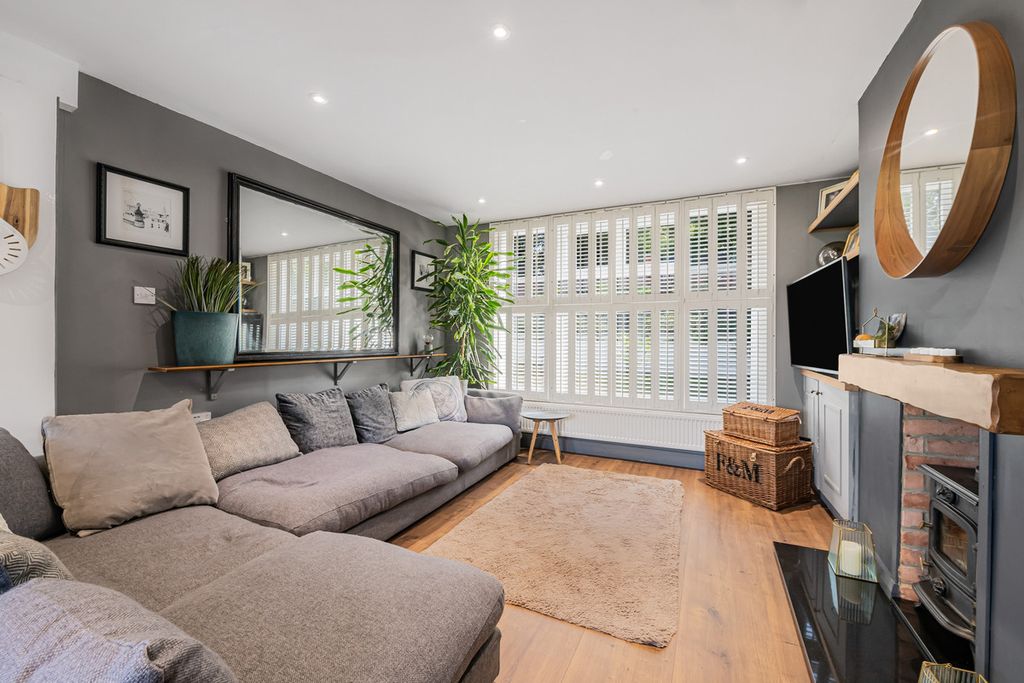 Property photo 2 of 36