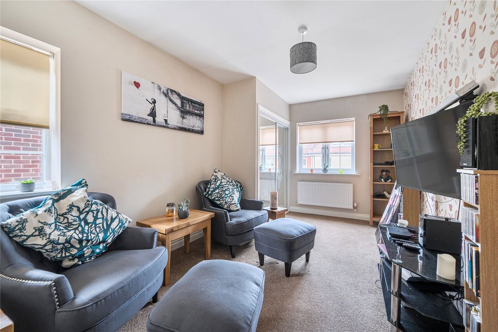 Property photo 2 of 18 Picture No. 13