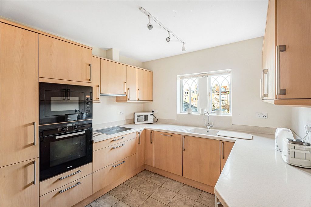 Property photo 2 of 12 Picture No. 13