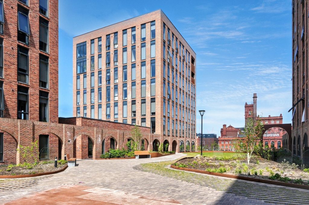 Property photo 1 of 10 Front External