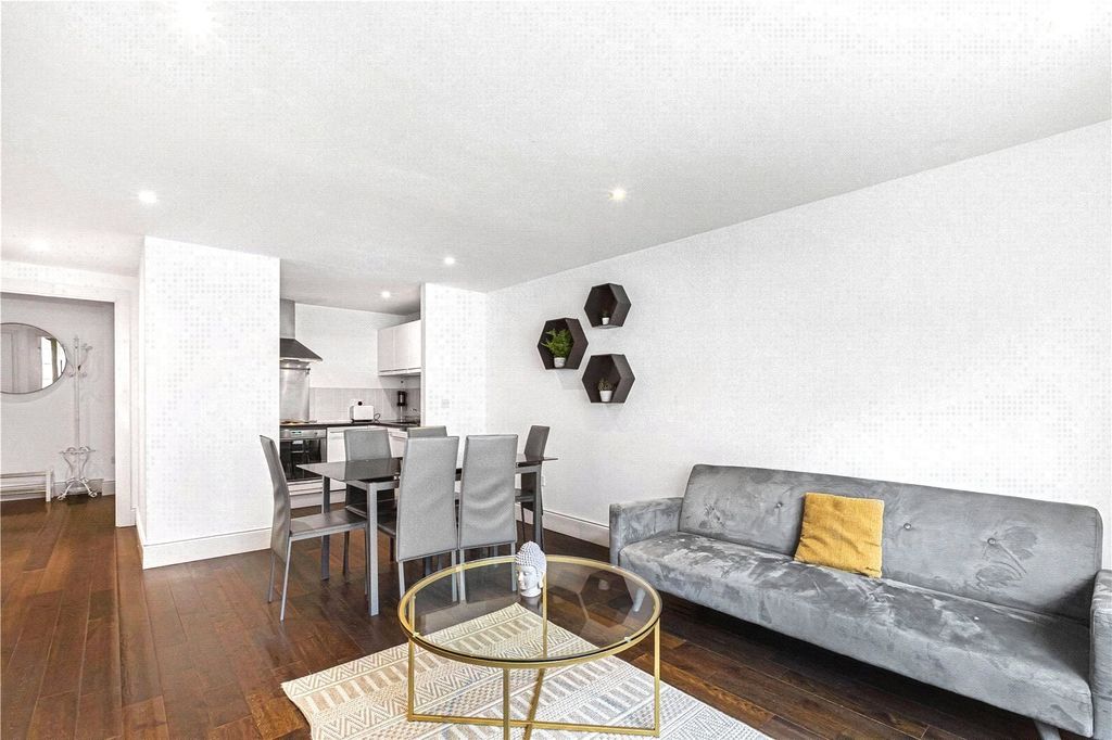 Property photo 1 of 17 Picture No. 05