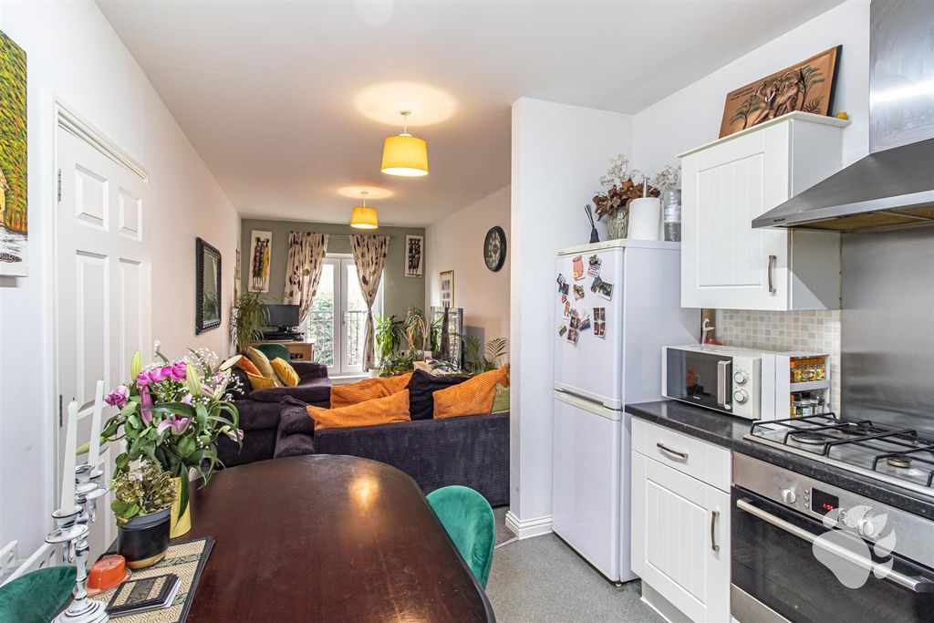 Property photo 3 of 16 Kitchen/Diner