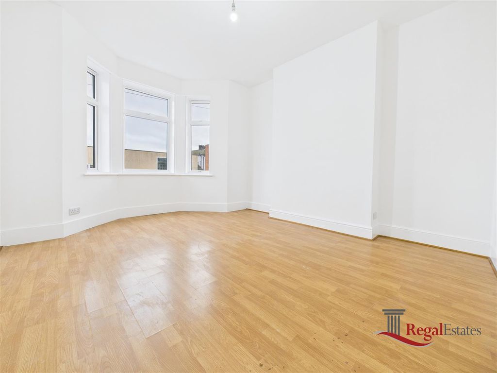 Property photo 1 of 8 Cam02489G0-Pr0242-Still007.Jpg