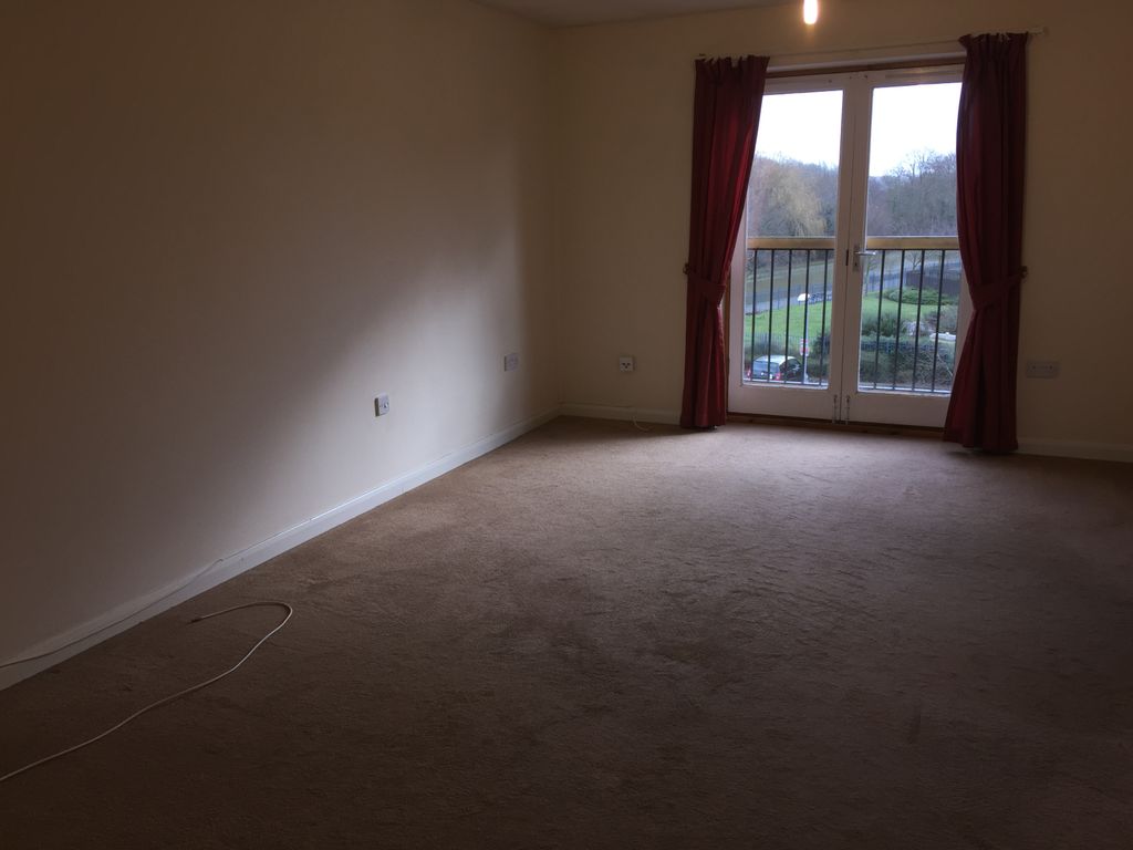 Property photo 3 of 6 Lounge