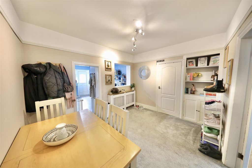 Property photo 3 of 17 Dining Room