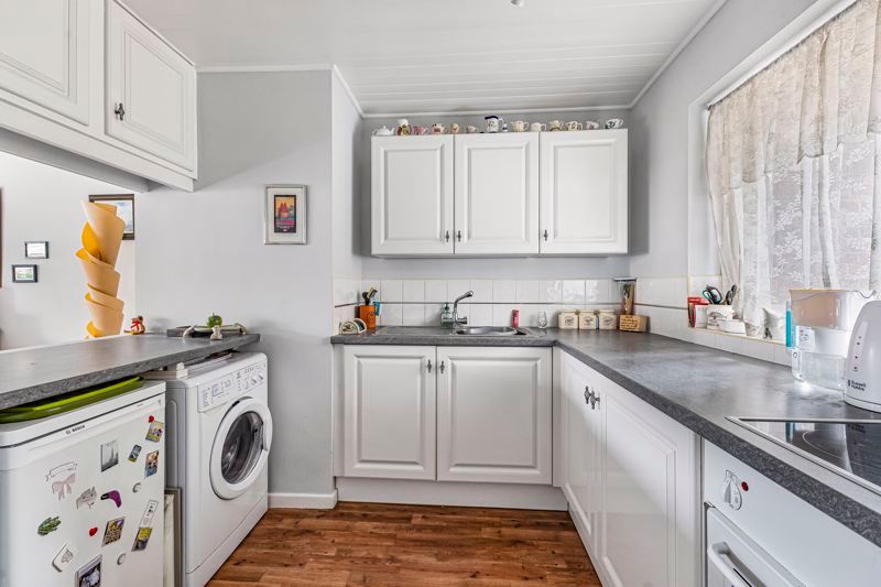 Property photo 3 of 19 Kitchen