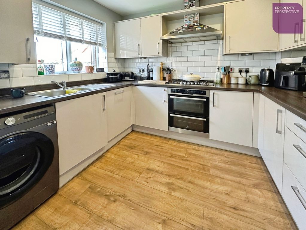 Property photo 3 of 14 Kitchen/Diner