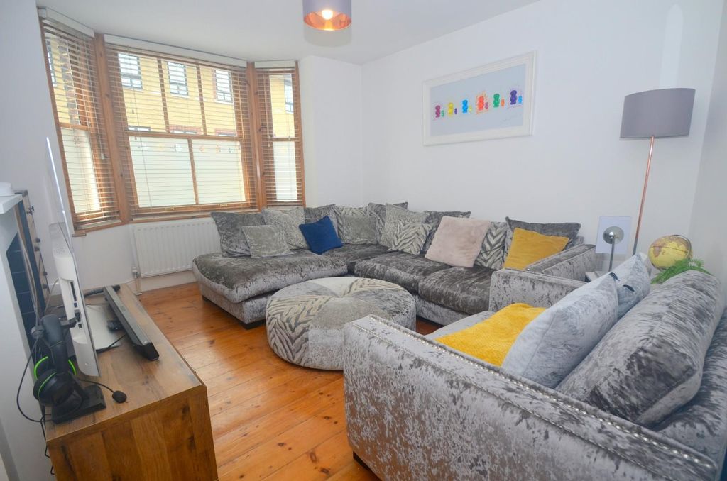Property photo 2 of 9 3.Jpg