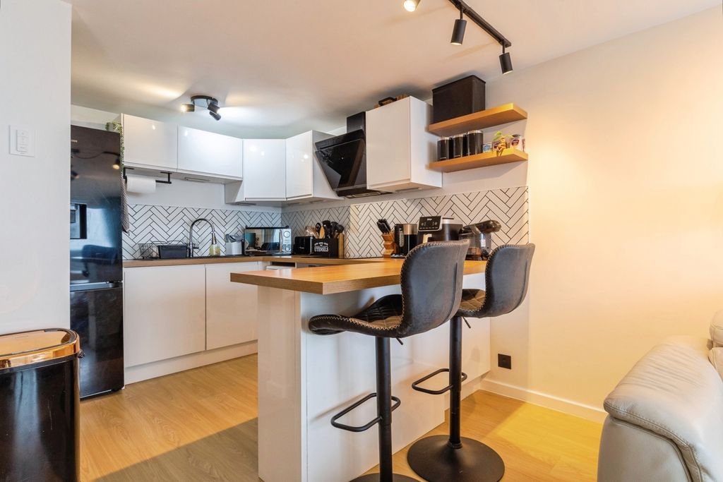 Property photo 3 of 36 Kitchen