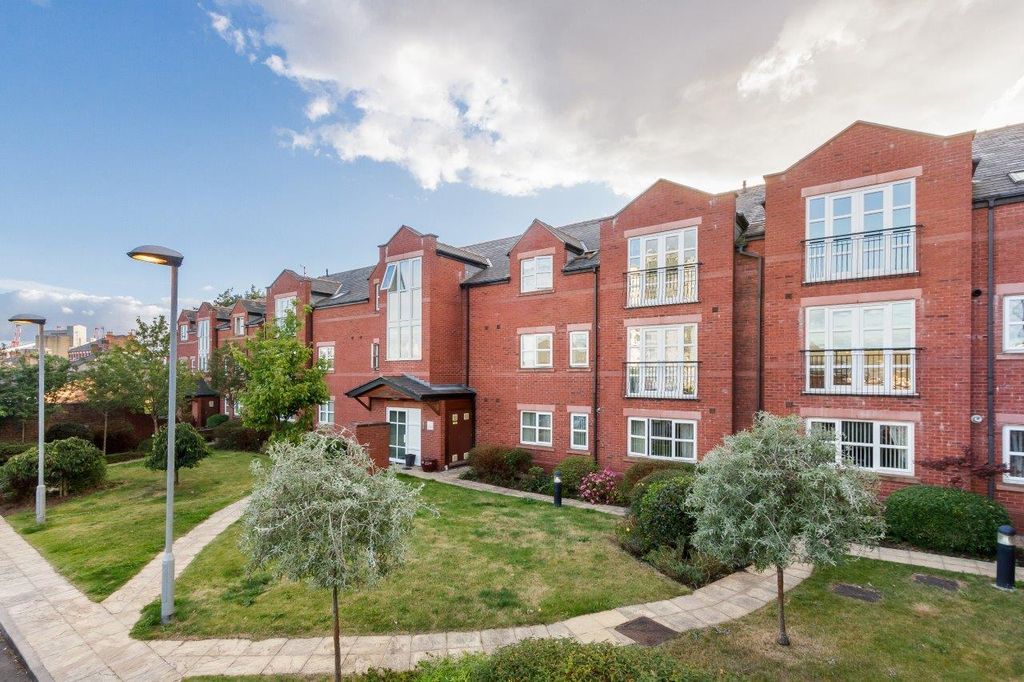 Property photo 1 of 6 External