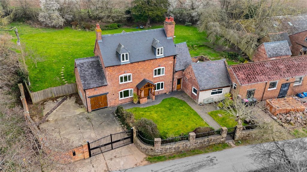 Property photo 2 of 63 Picture No. 62