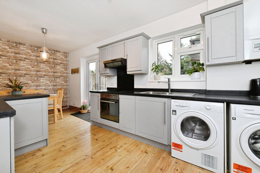 Property photo 3 of 16 Kitchen/Diner