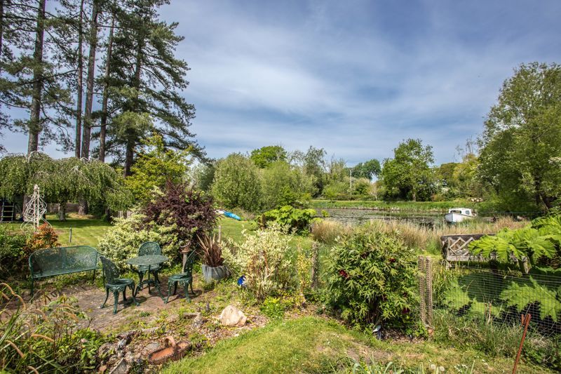 Property photo 3 of 33 Photo 28