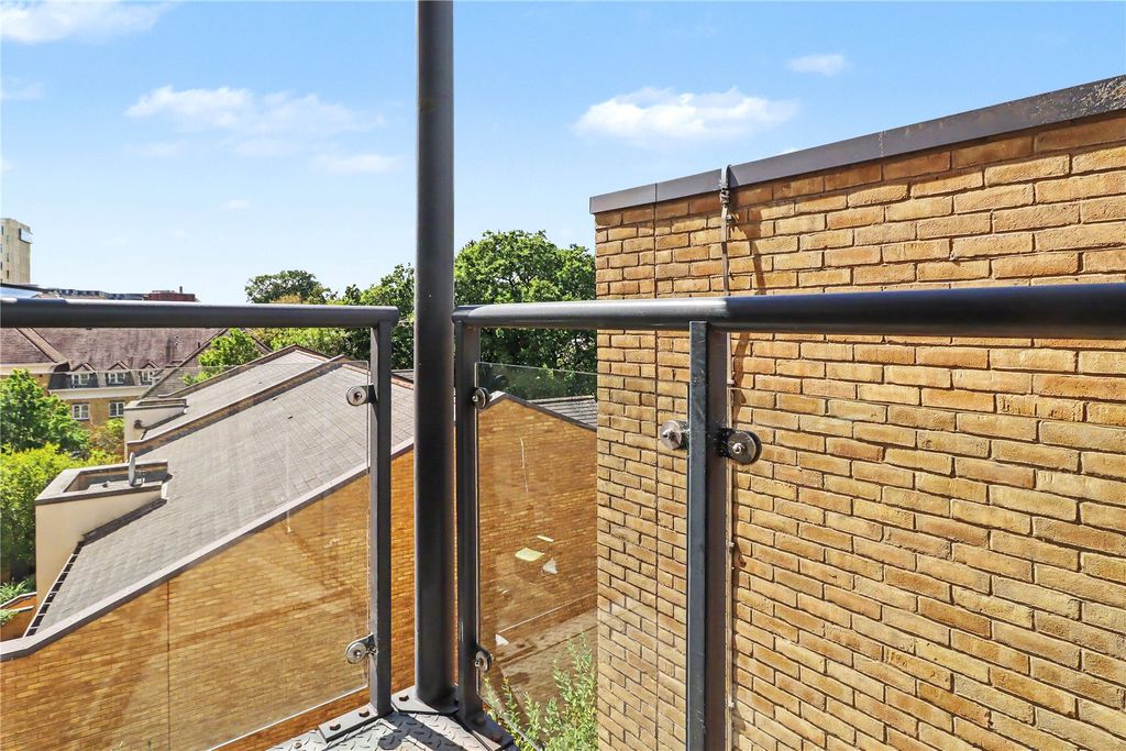 Property photo 3 of 8 Picture No. 06