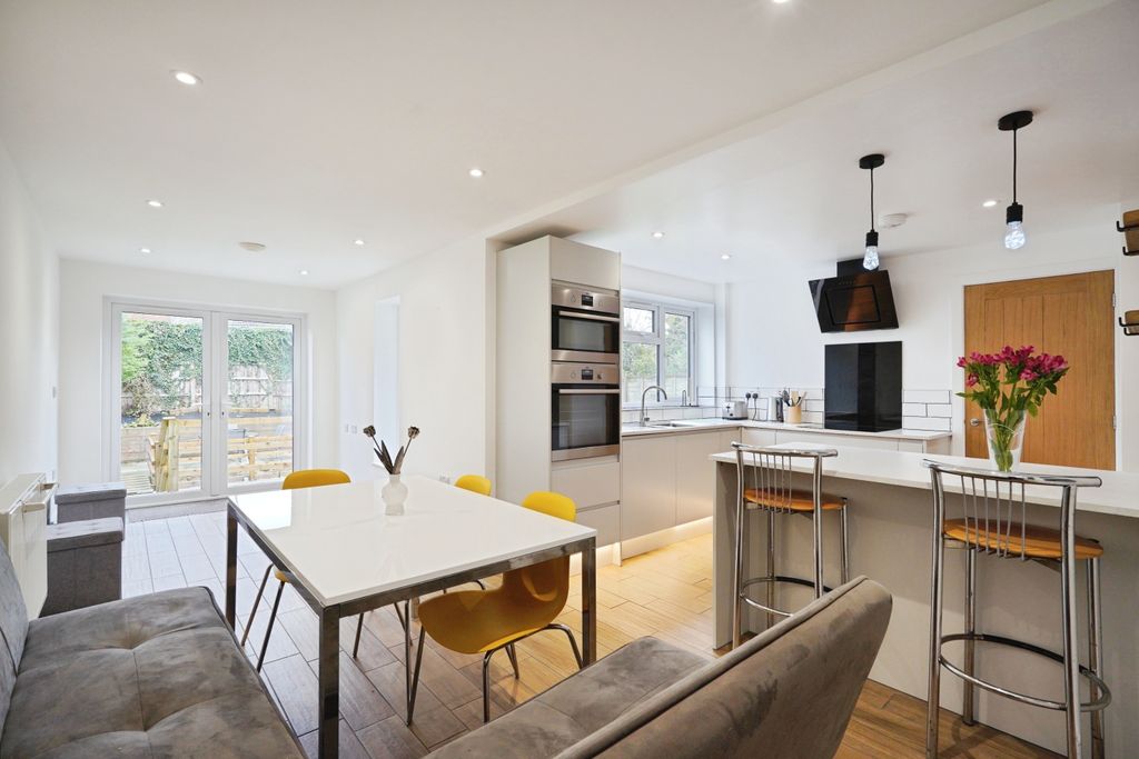 Property photo 3 of 25 Kitchen Diner Open Plan Snug Area