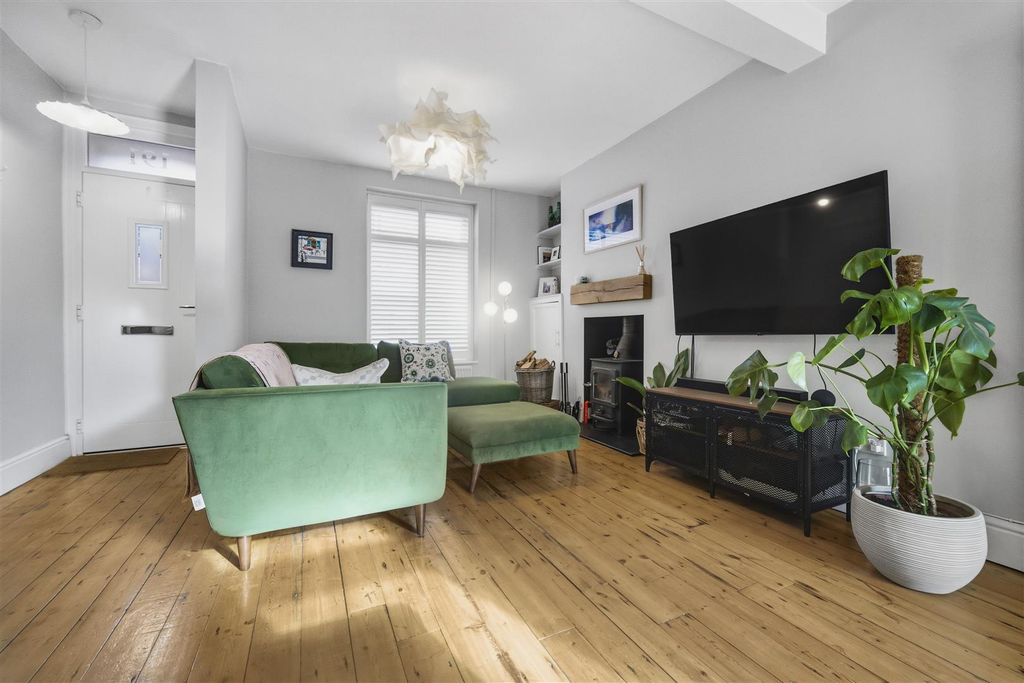 Property photo 3 of 18